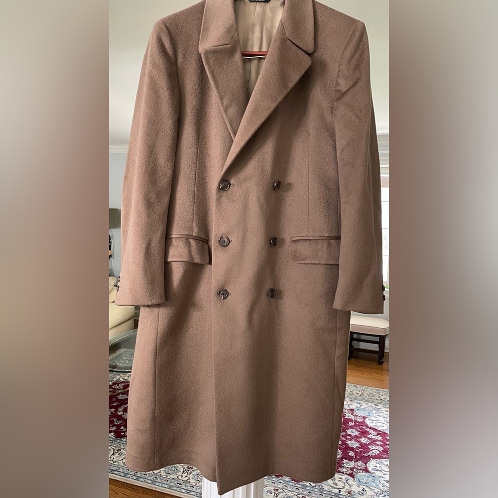Pier Cardin men’s Double Breasted 100% wool , long over coat . Color Camel